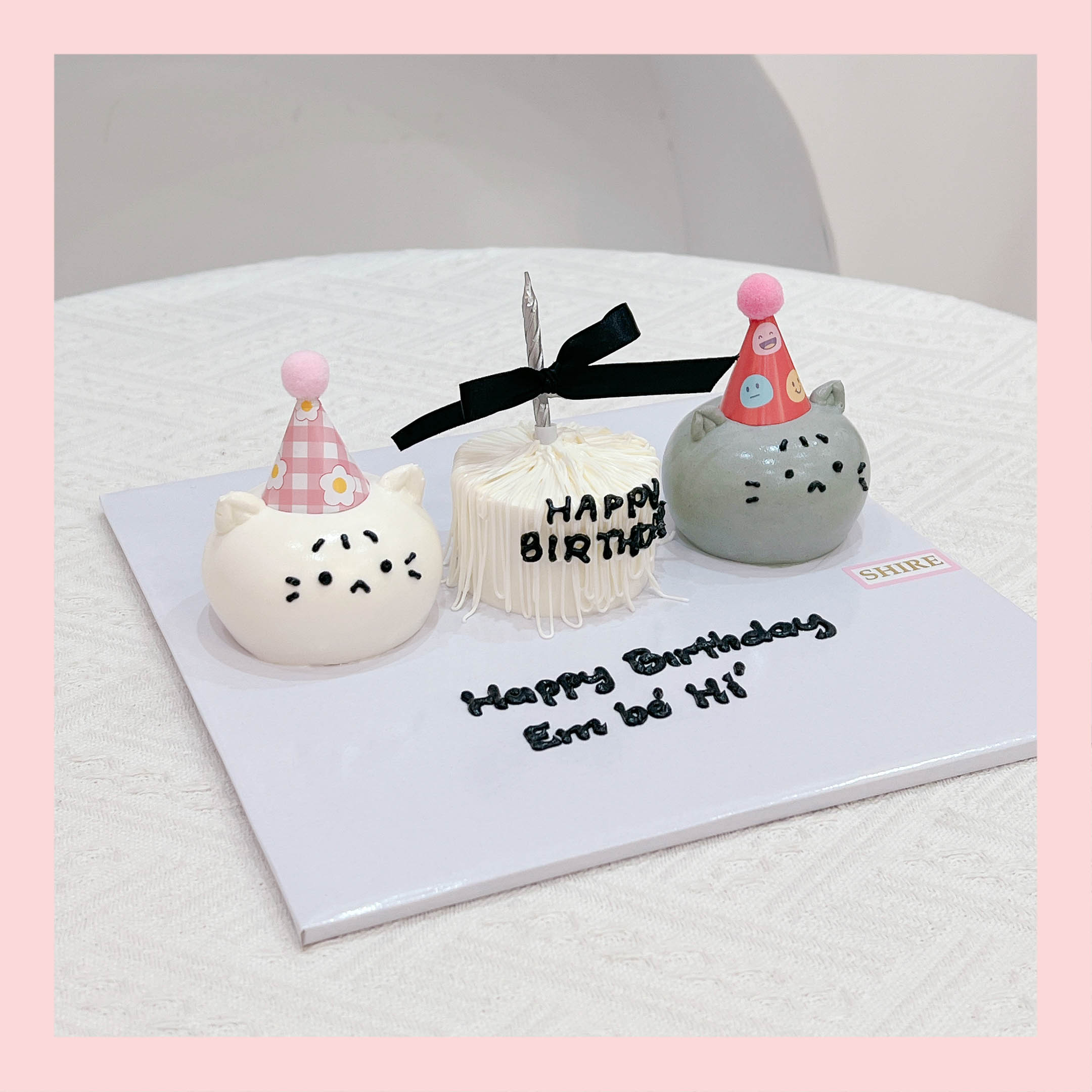 Set cupcake tạo hình bằng kem - Bánh sinh nhật dạng cupcake ổ