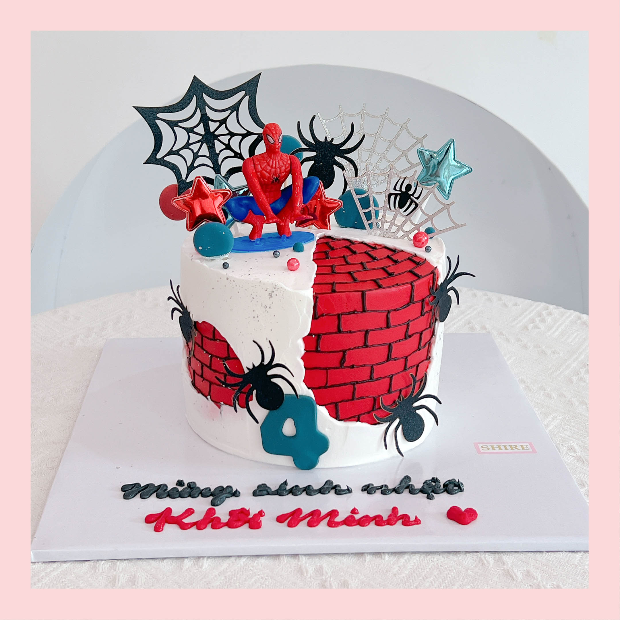 Bánh kem người nhện - Bánh sinh nhật bé trai