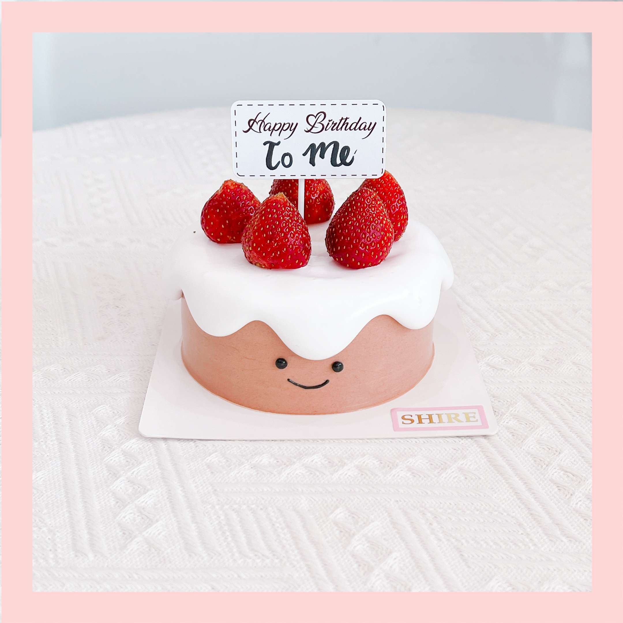 Mini Bento dâu tây - Bánh kem bơ mini hộp bã mía