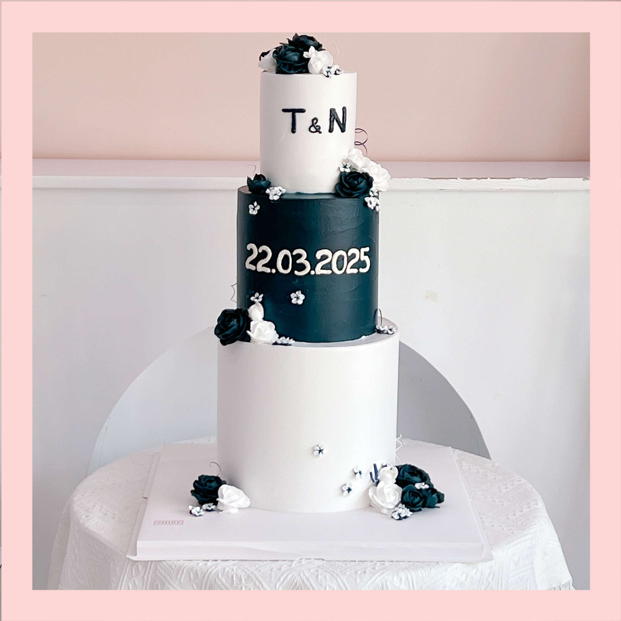 Bánh kem cưới nhà hàng lớn