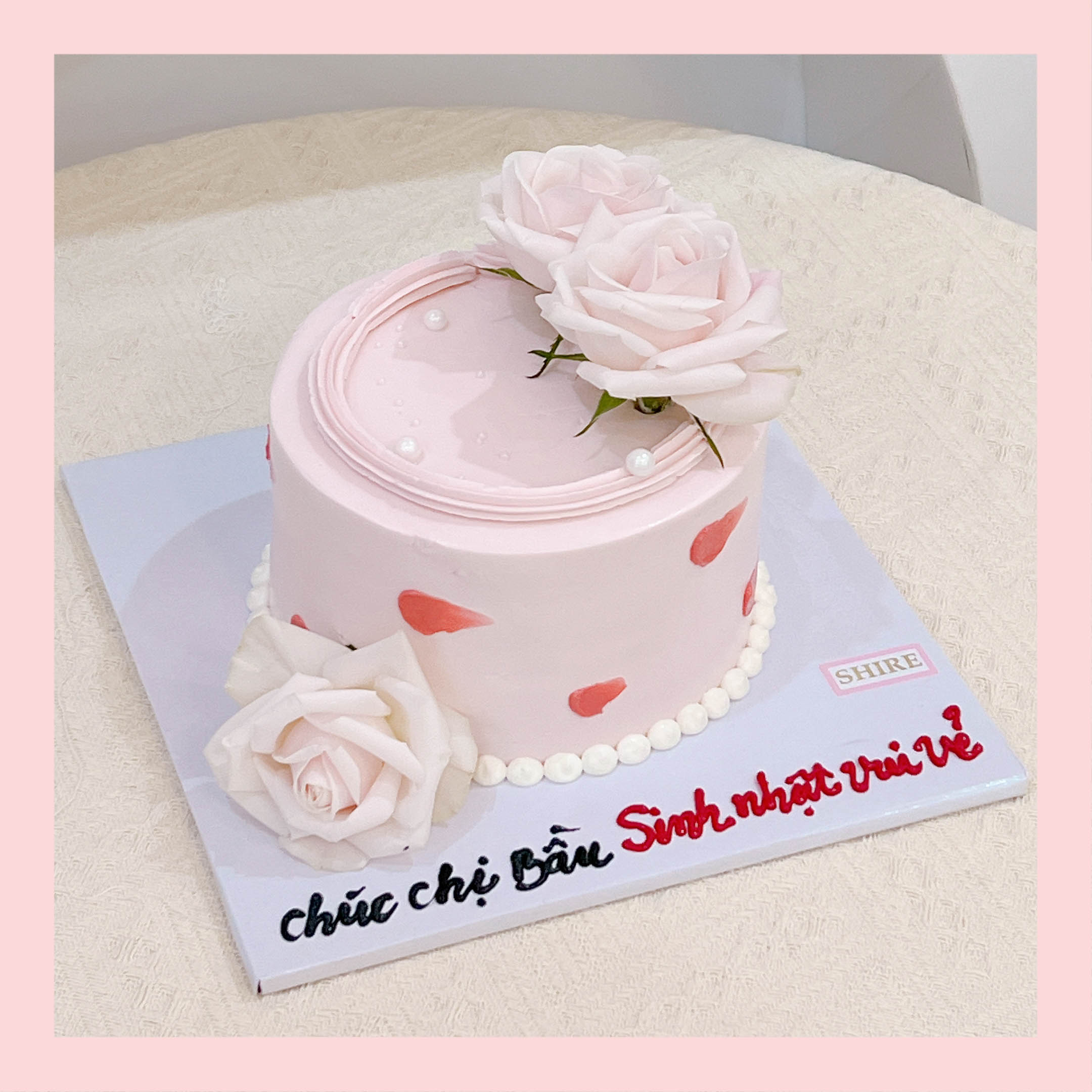 Bánh kem trang trí hoa tươi - Bánh kem sinh nhật cho nữ