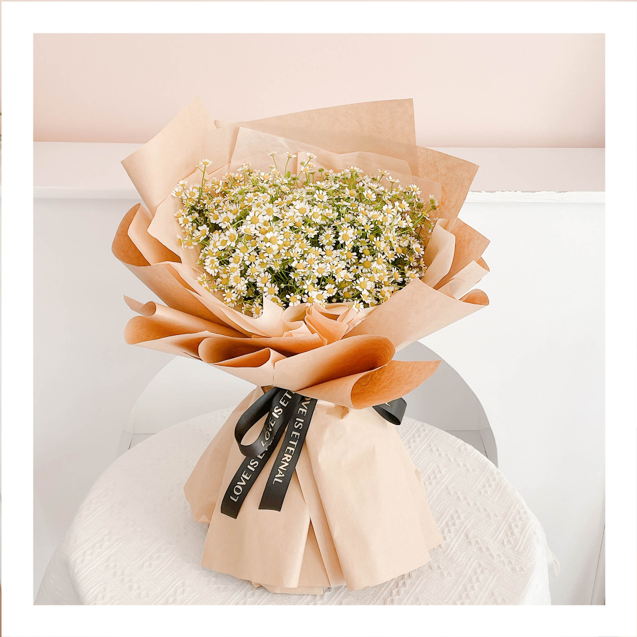 Bó hoa tươi tone cam