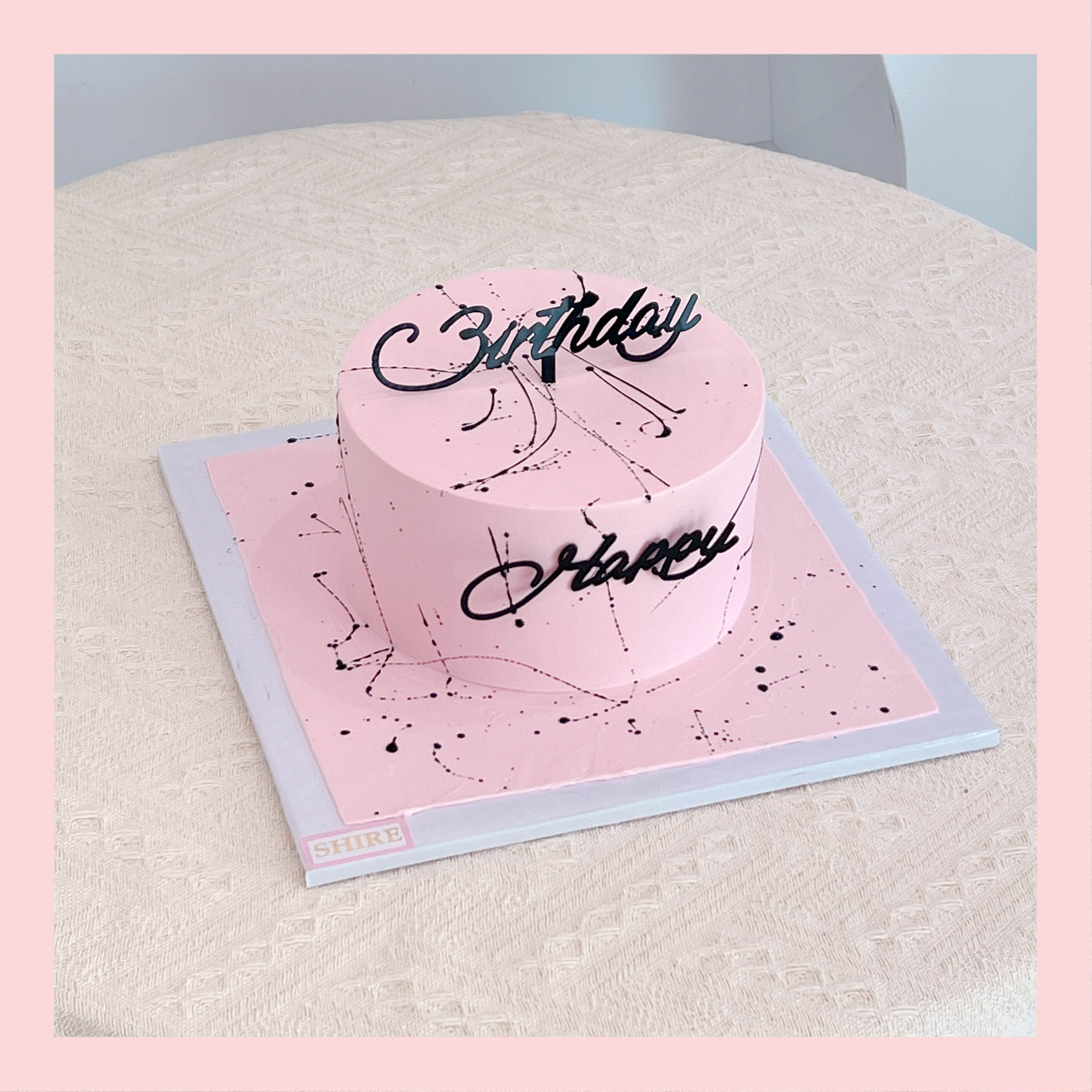 Bánh kem tone hồng đen - Bánh kem sinh nhật