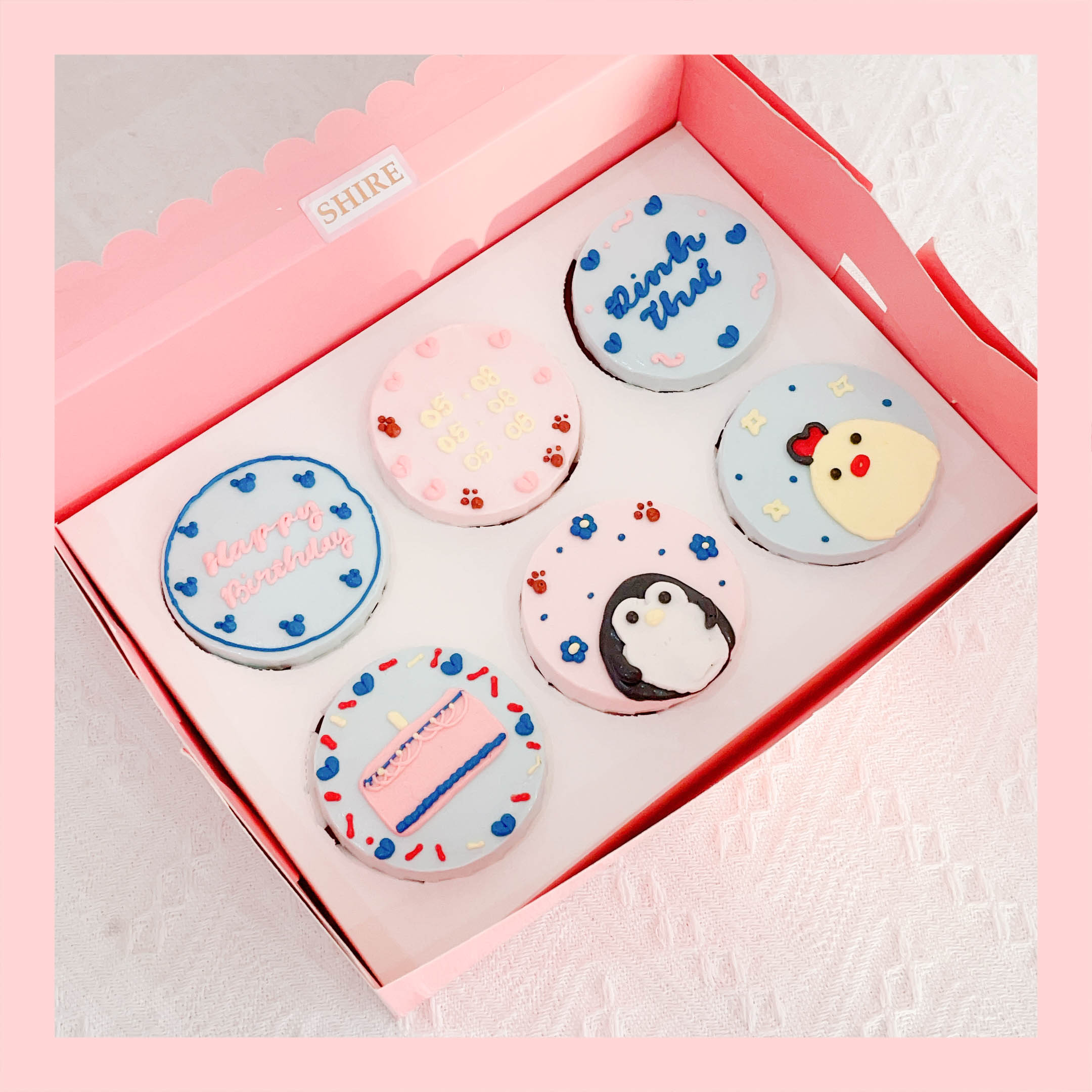 Set cupcake vẽ hình đáng yêu kem sữa - Bánh sinh nhật dạng cupcake ổ