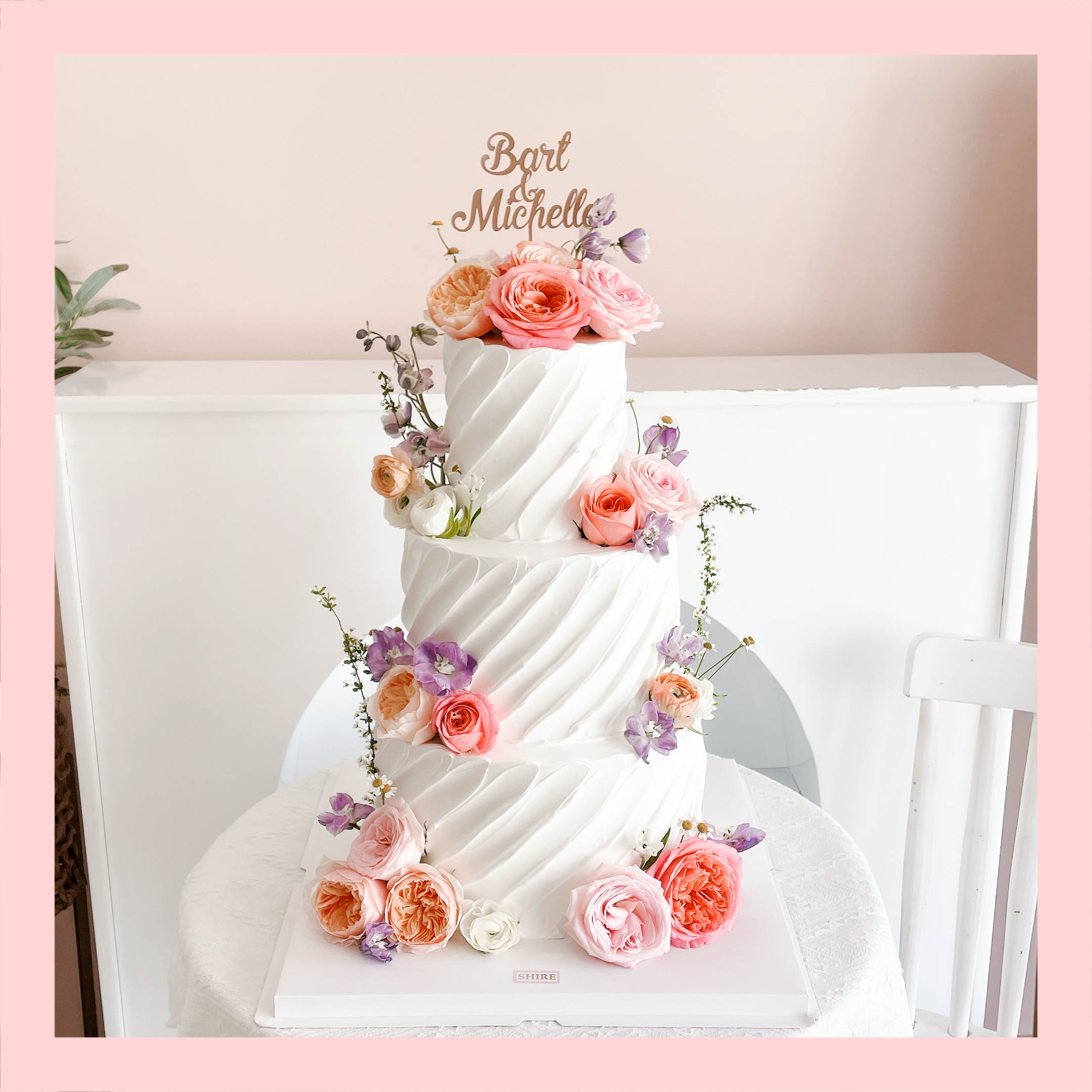 Bánh kem cưới nhà hàng lớn