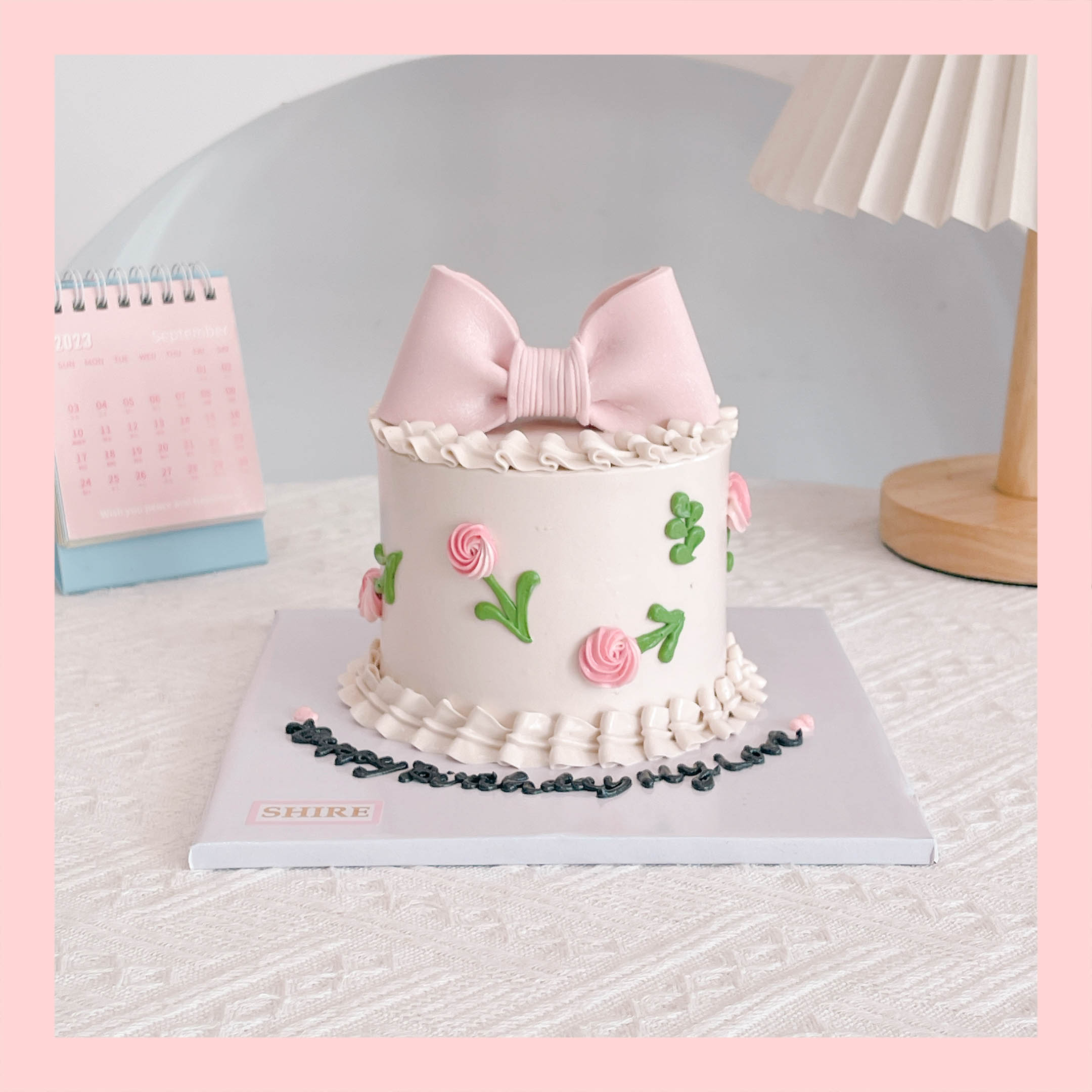 Bánh kem mini trang trí nơ nữ tính cho bạn gái - Bánh kem sinh nhật