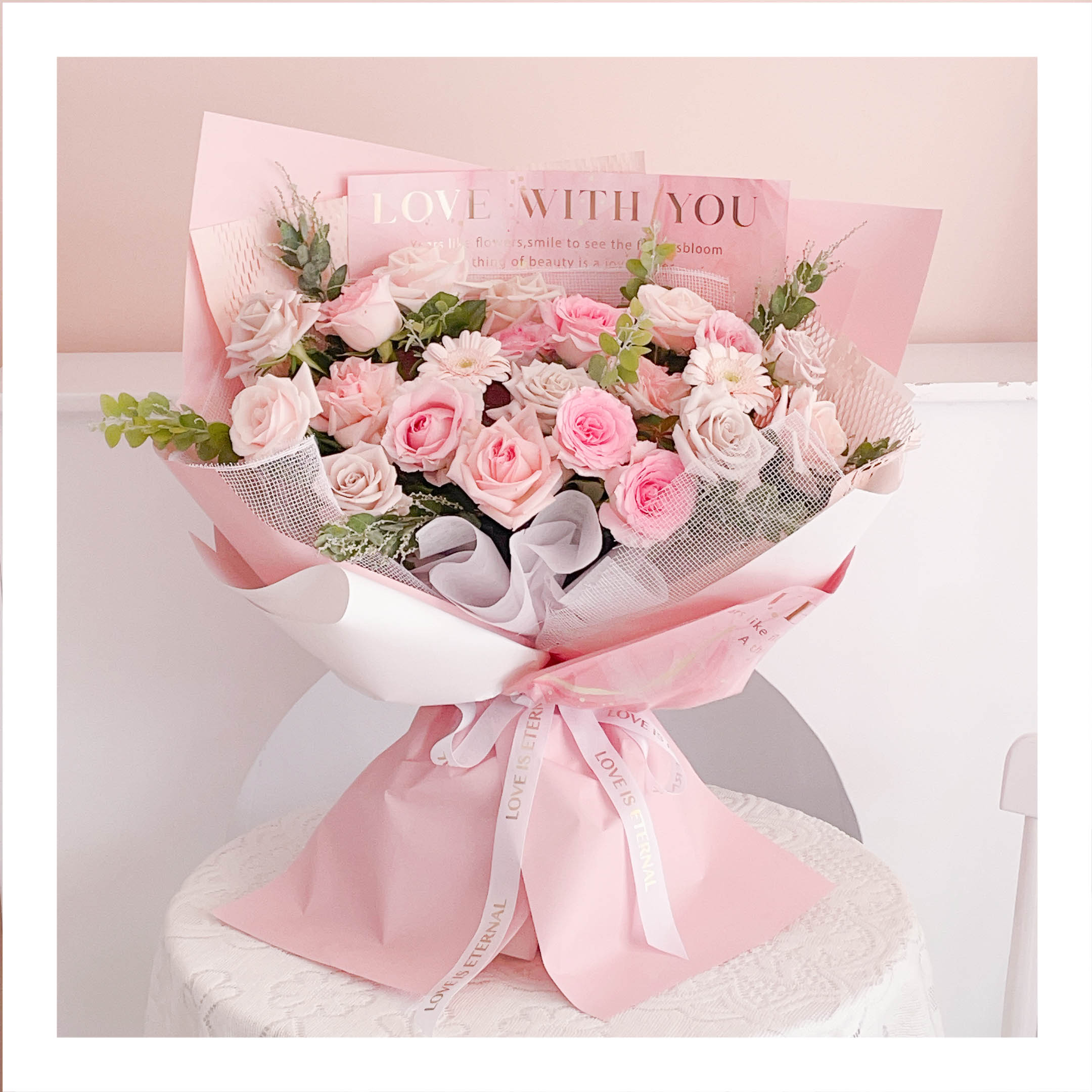 Bó hoa tươi tone hồng