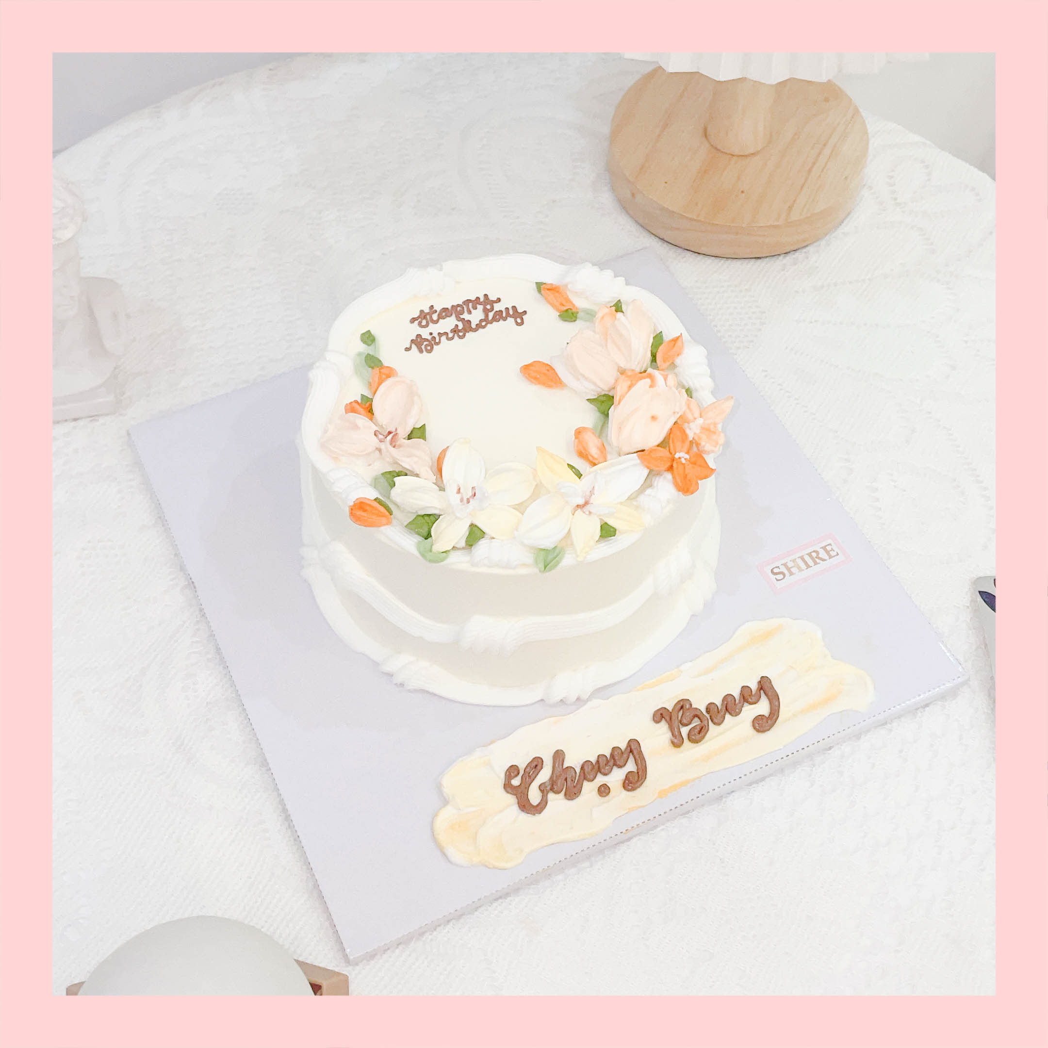 Bánh kem trang trí hoa kem - Bánh kem sinh nhật cho nữ