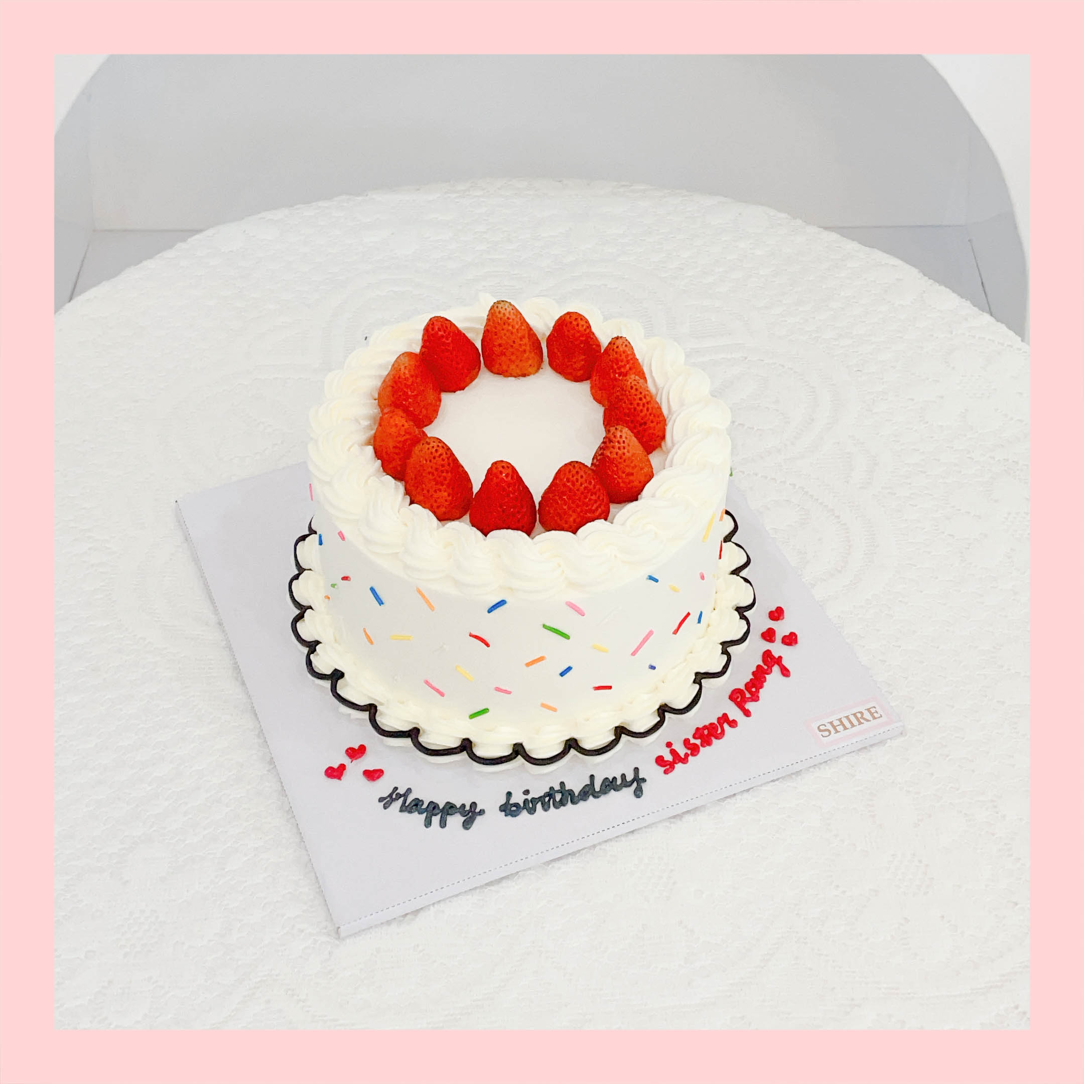 Bánh trang trí dâu kiểu Hàn Quốc - Bánh kem sinh nhật