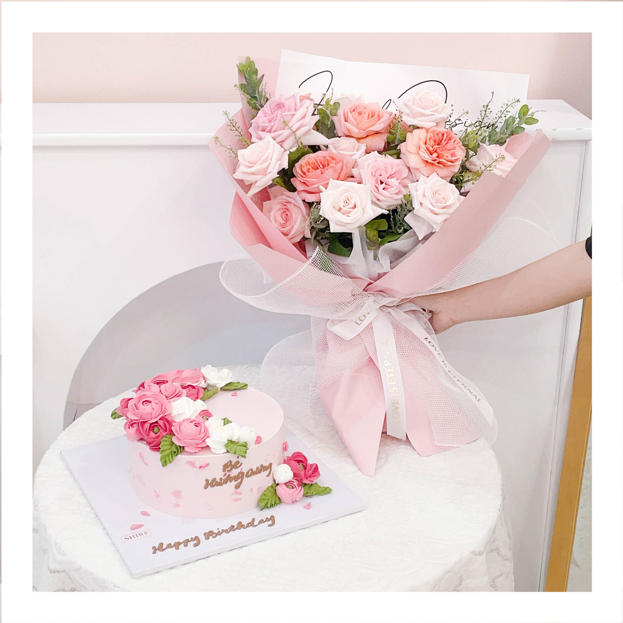 Set bánh & hoa tone hồng