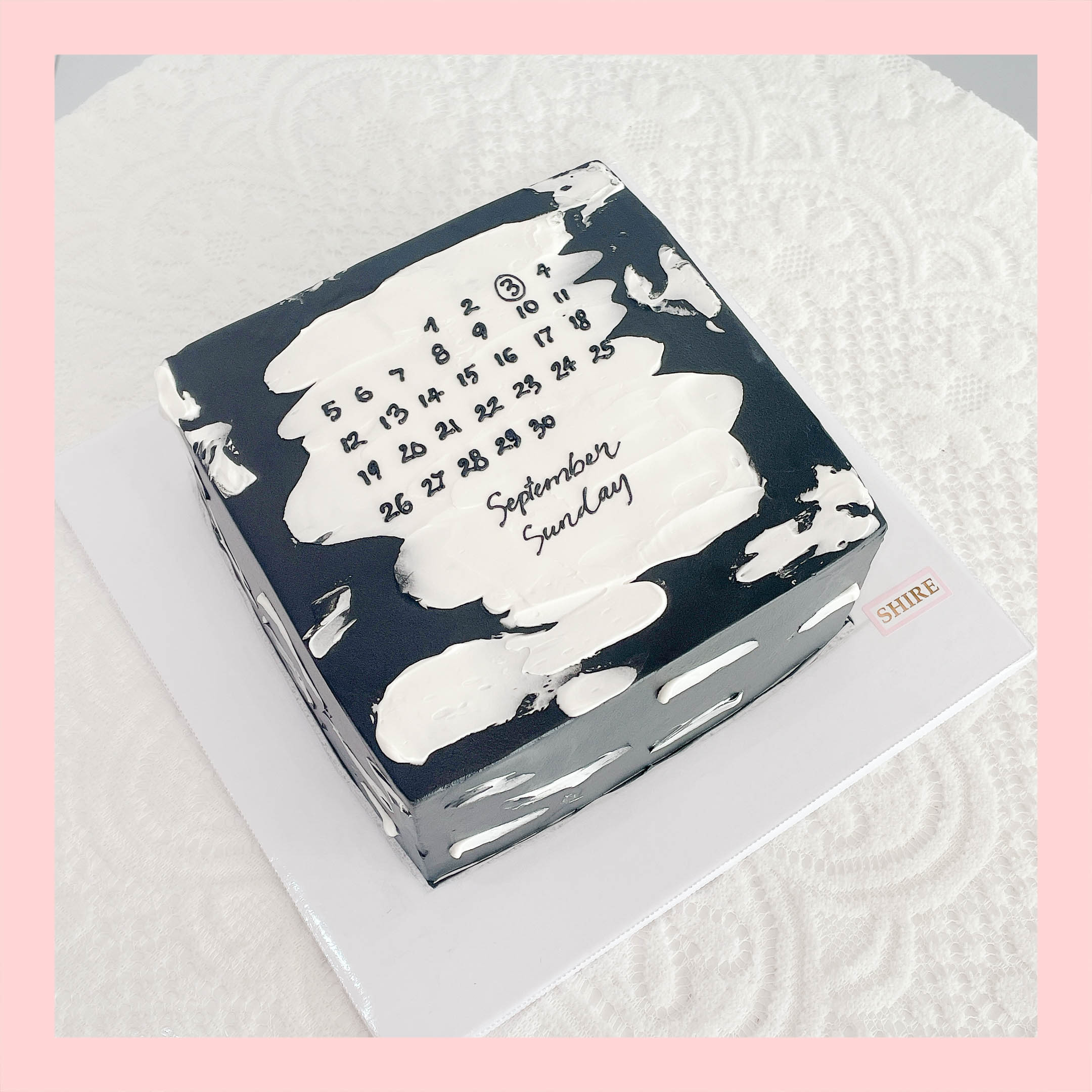 Bánh kem tone trắng đen - Bánh kem sinh nhật