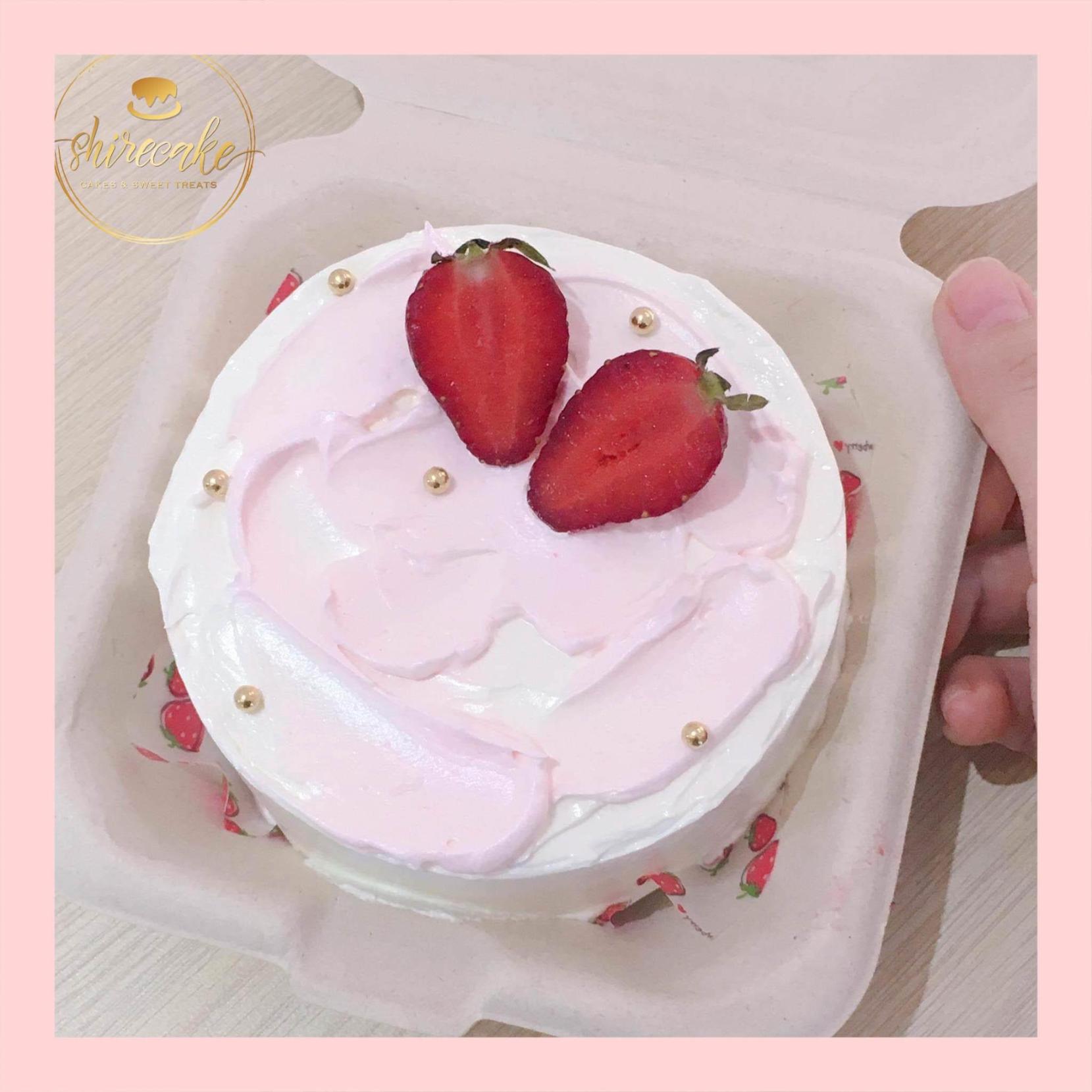 Mini Bento dâu tây - Bánh kem bơ mini hộp bã mía