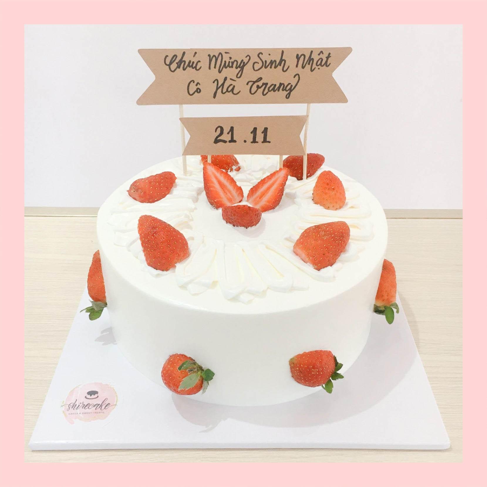 Bánh trang trí dâu - Bánh kem sinh nhật