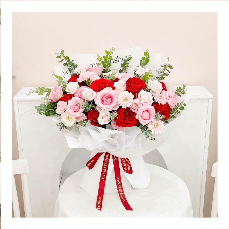 Bó hoa tươi tặng sếp nữ