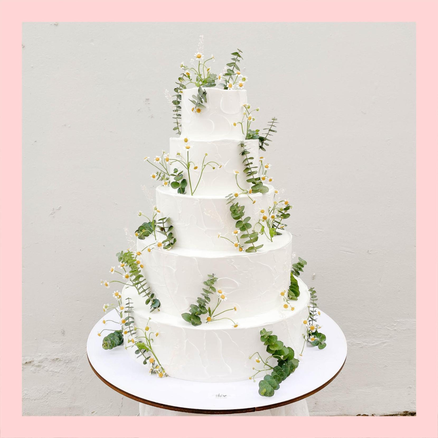 Bánh kem cưới nhà hàng lớn