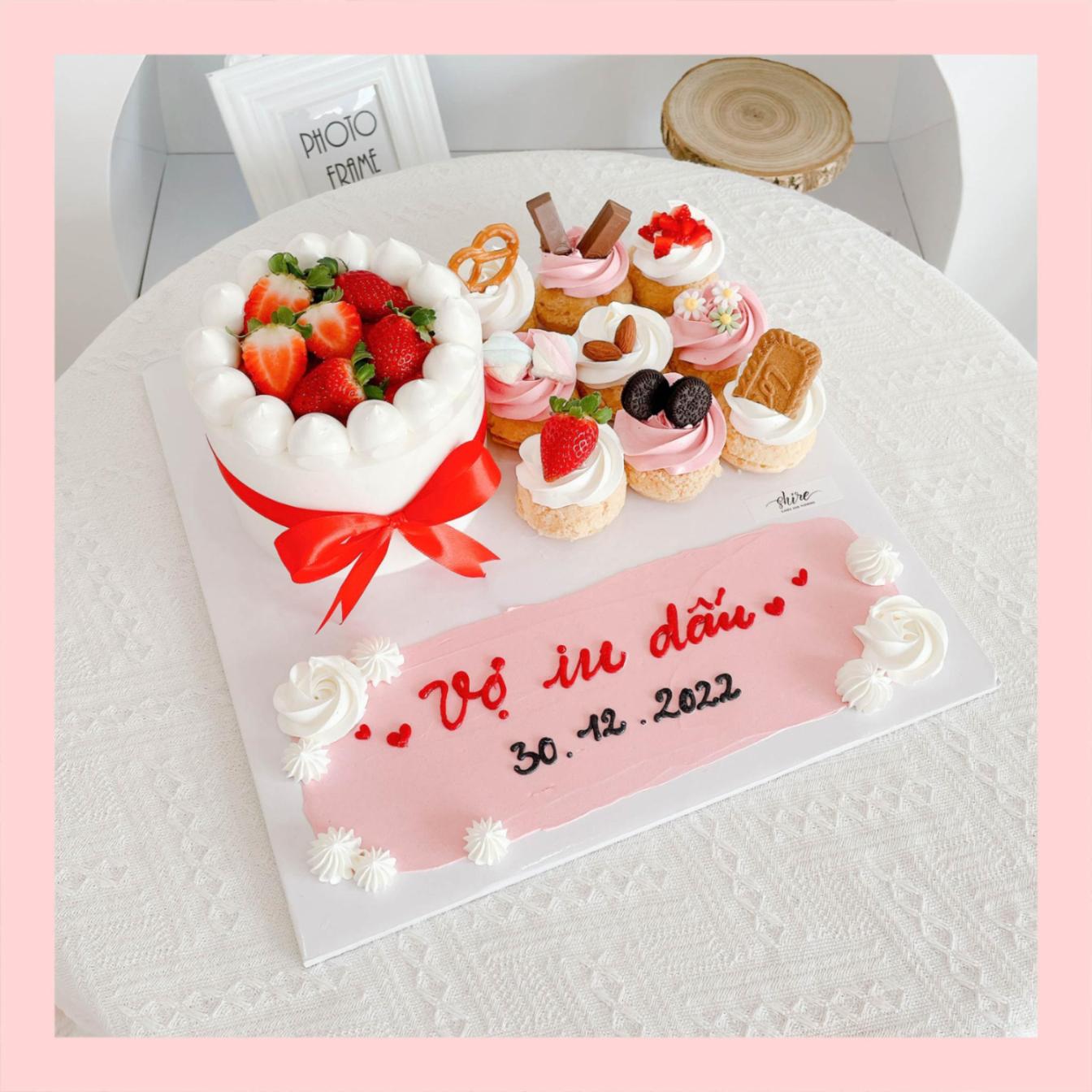 Set bánh nhiều loại