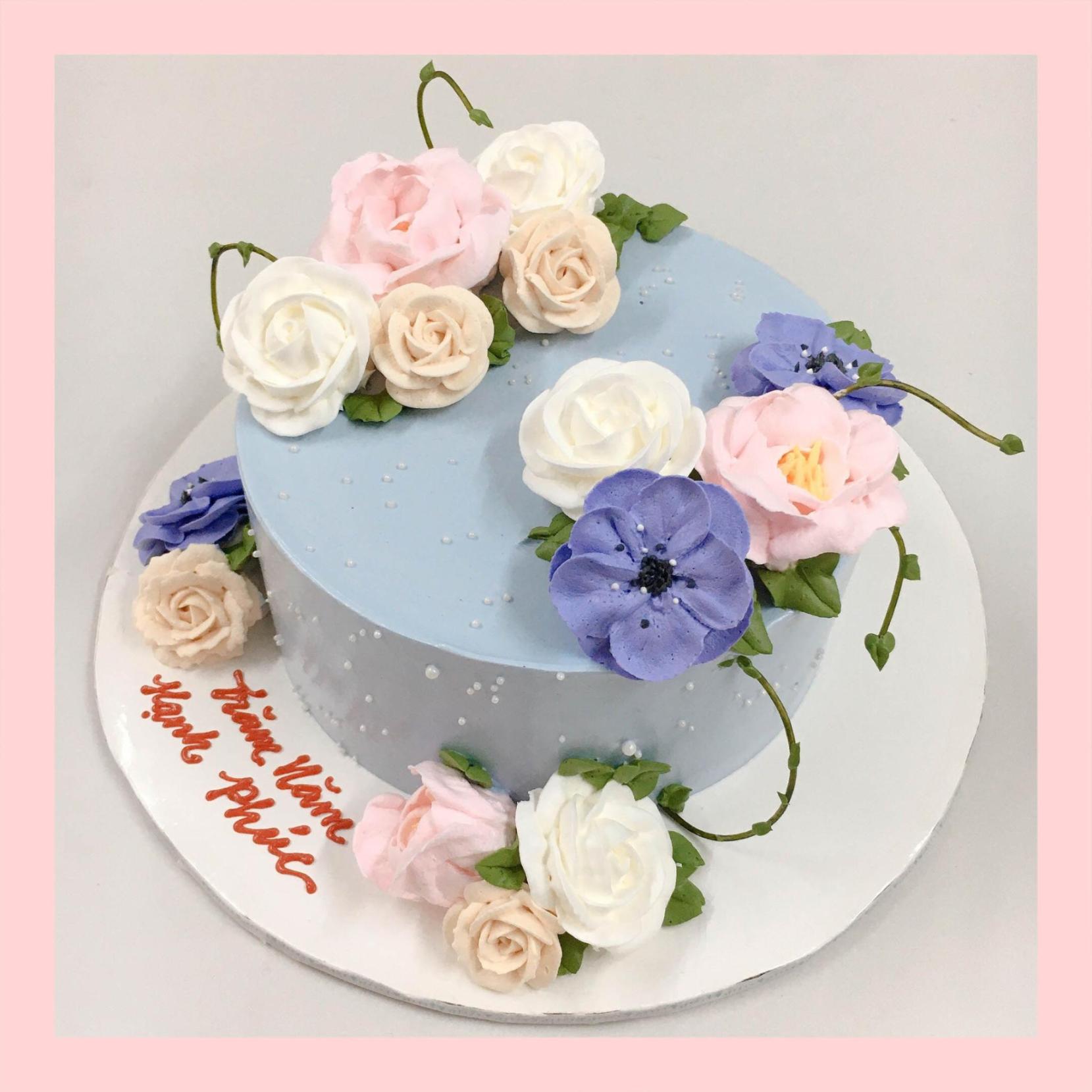 Bánh kem cưới bỏ quả 1 tầng trang trí hoa kem