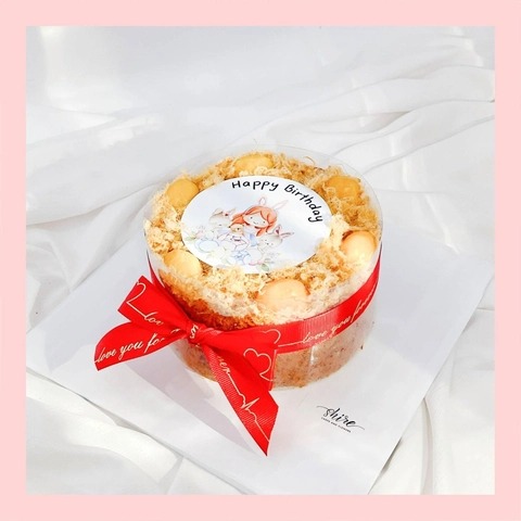 Bông lan trứng muối in hình dễ thương - Bánh sinh nhật bông lan trứng muối hai loại sốt phô mai và sốt bơ