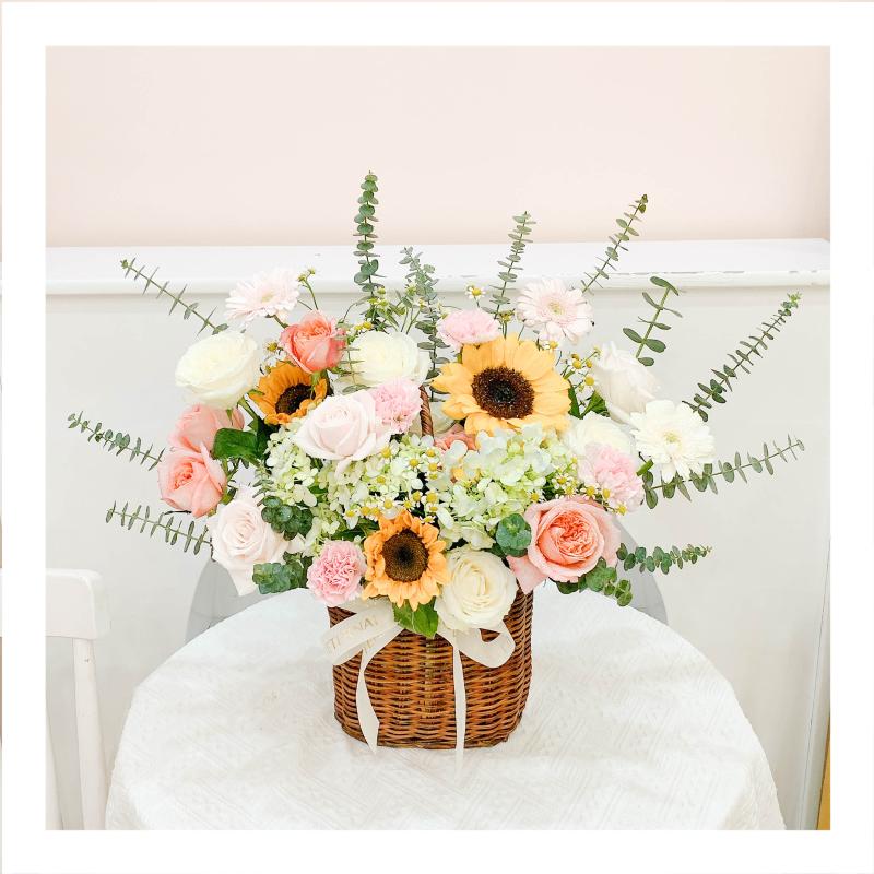 Giỏ hoa tươi chúc mừng