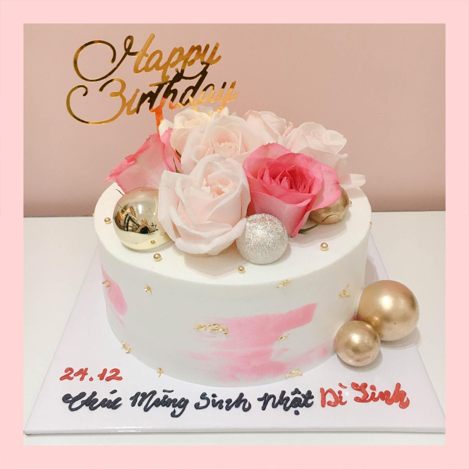 Bánh kem trang trí hoa tươi - Bánh kem sinh nhật cho nữ