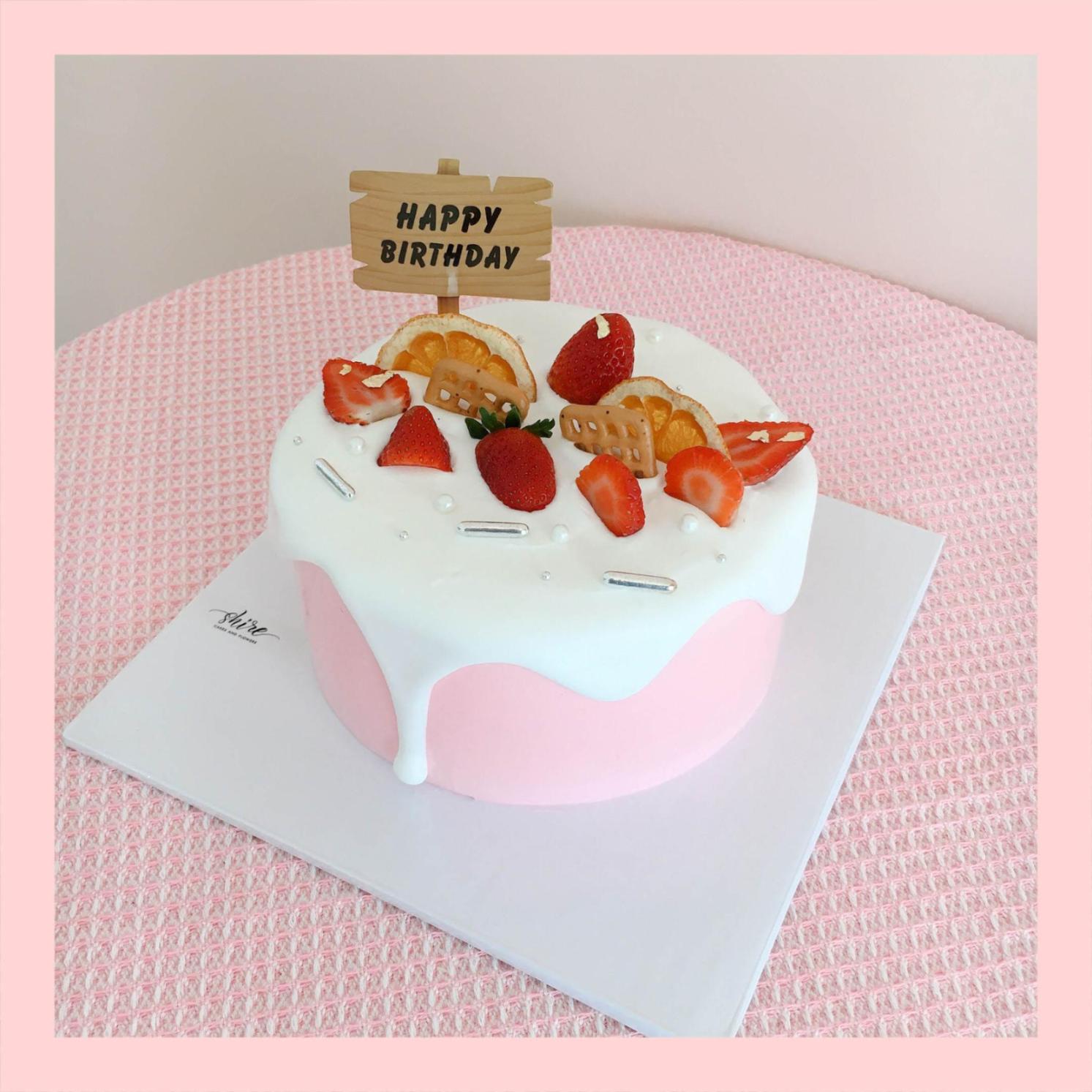 Bánh trang trí dâu - Bánh kem sinh nhật