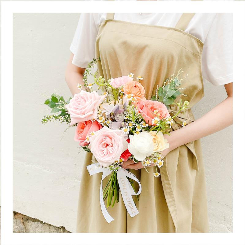 Bó hoa cưới tươi