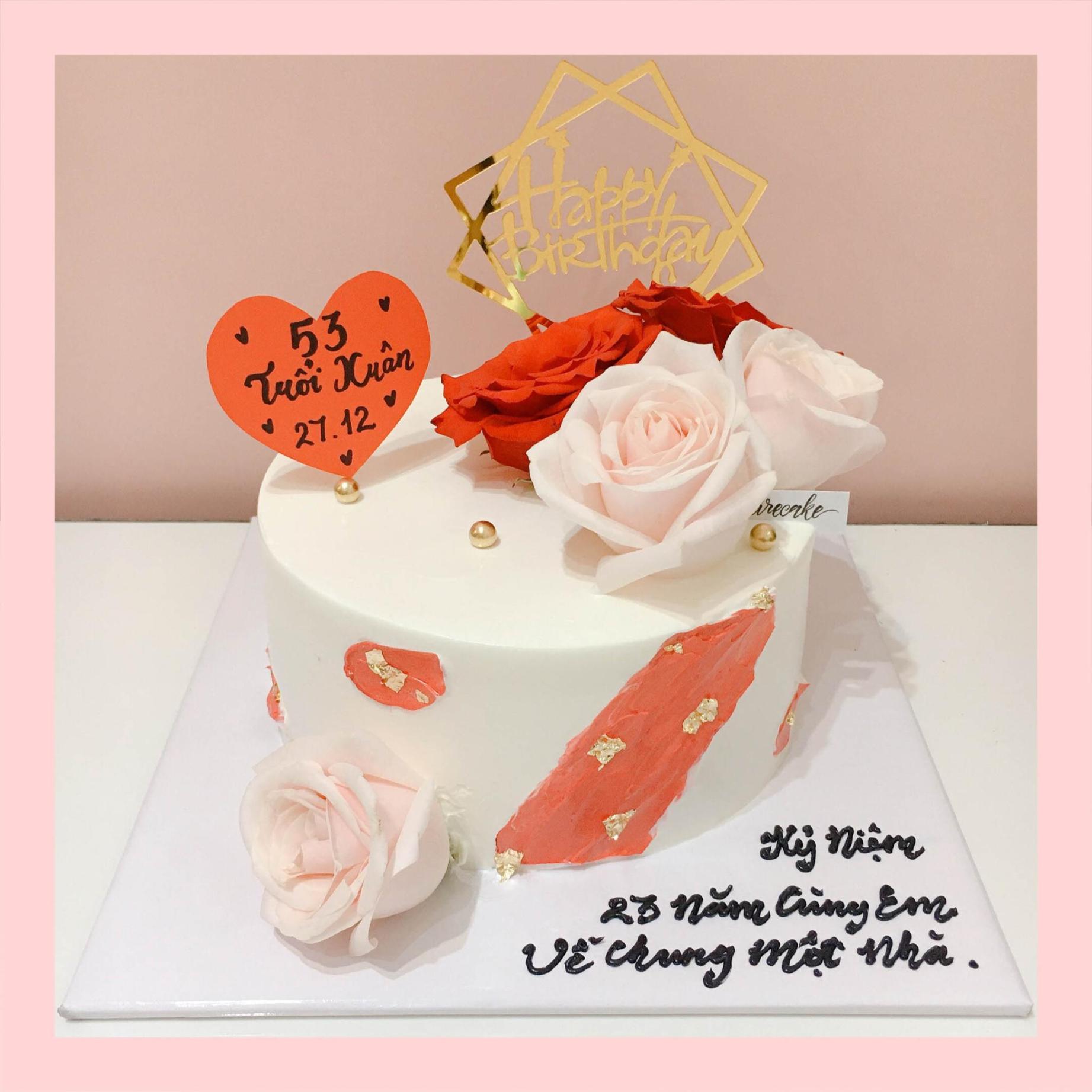 Bánh kem trang trí hoa tươi - Bánh kem sinh nhật cho nữ