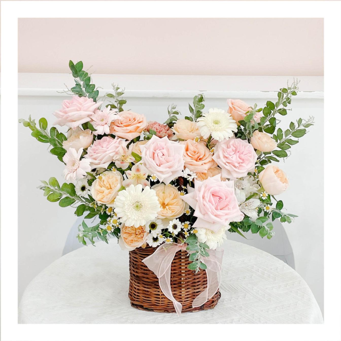 Giỏ hoa tươi chúc mừng