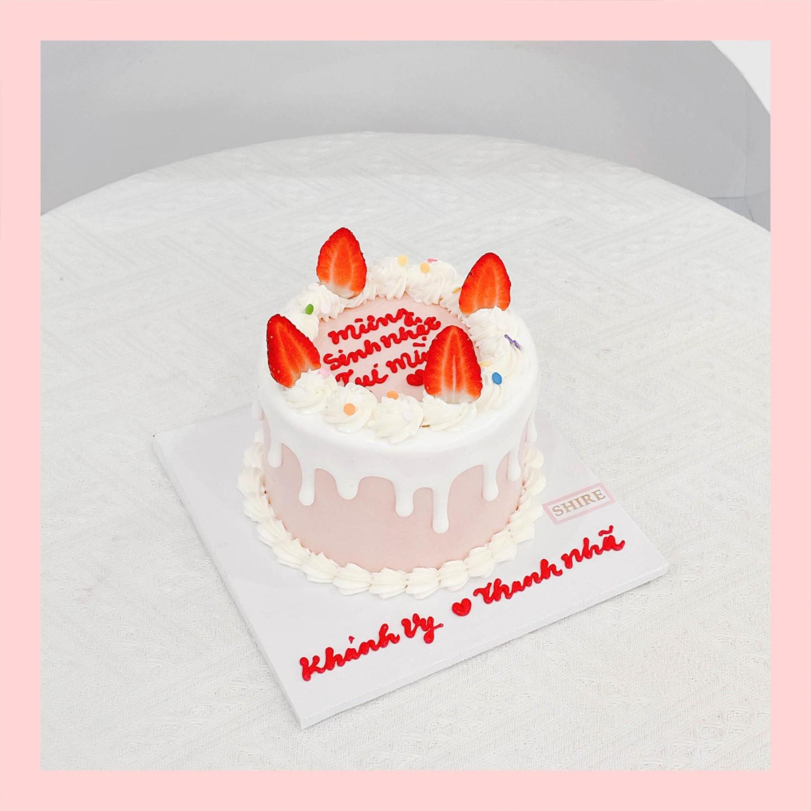 Bánh mini trang trí dâu tây - Bánh kem bơ mini 10-12cm