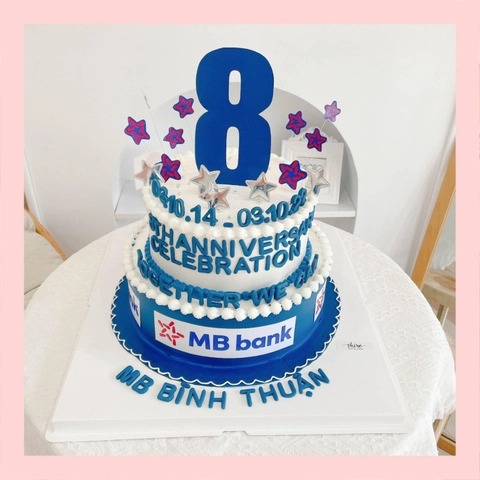 Bánh kem 2 tầng theo logo doanh nghiệp/công ty