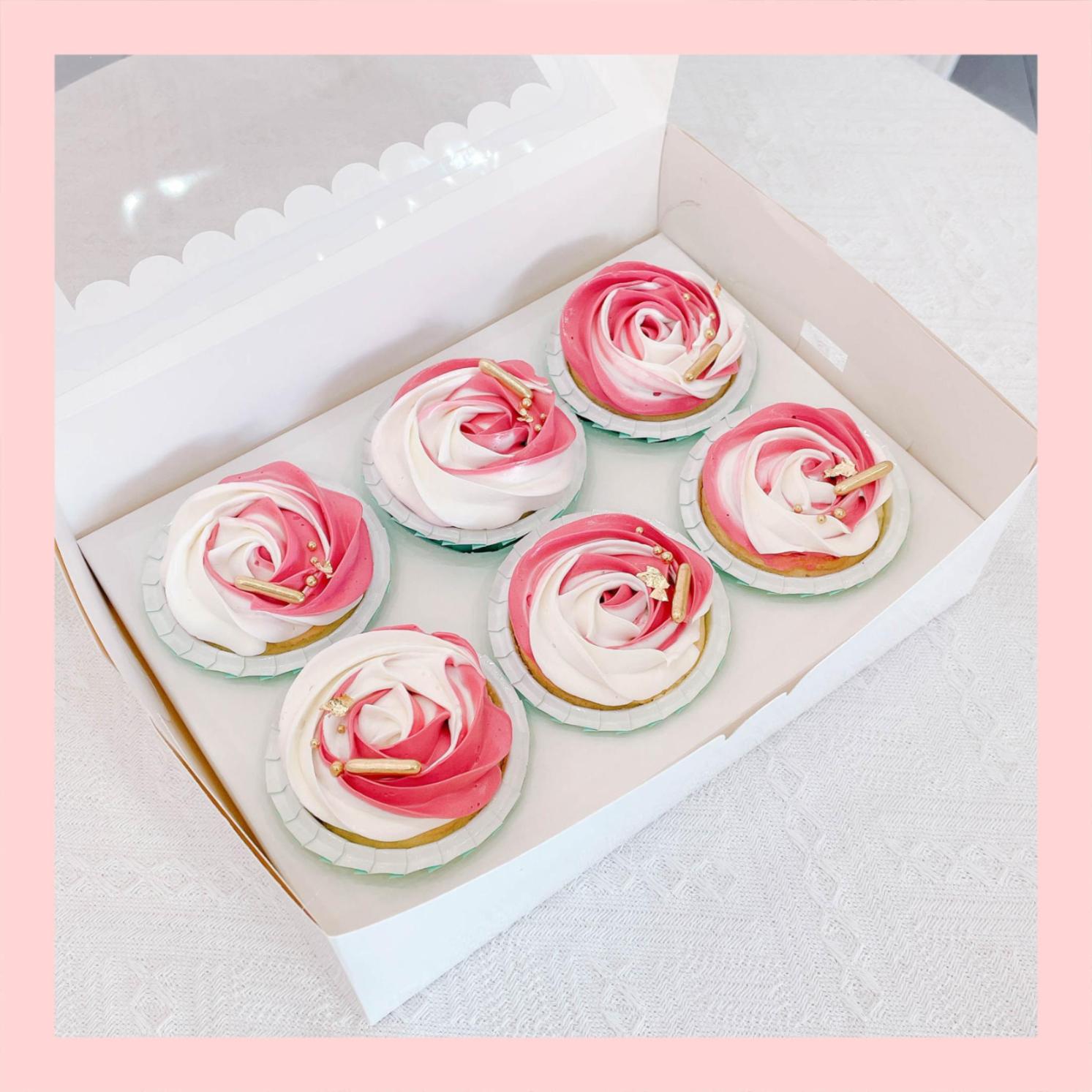 Set cupcake hoa kem bơ - Bánh sinh nhật dạng cupcake ổ