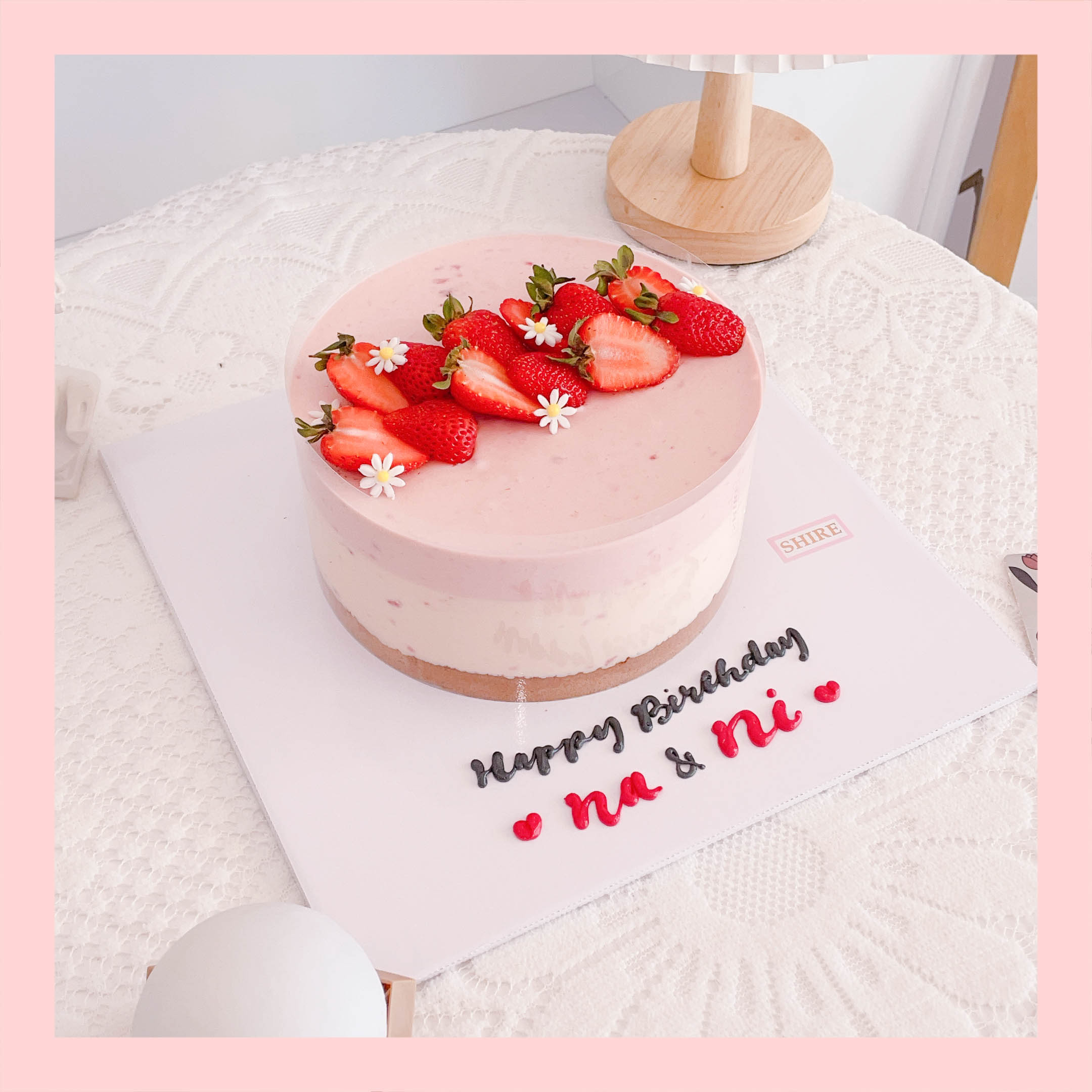 Mousse lạnh dâu - Bánh kem sinh nhật kiểu âu