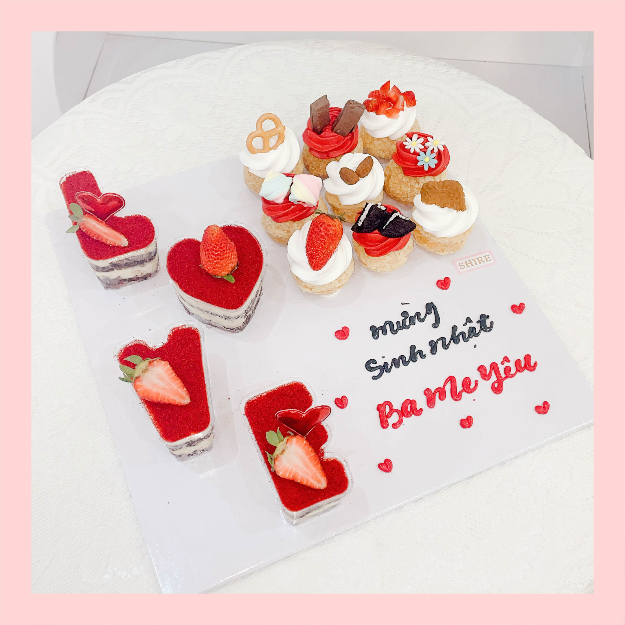 Set bánh nhiều loại
