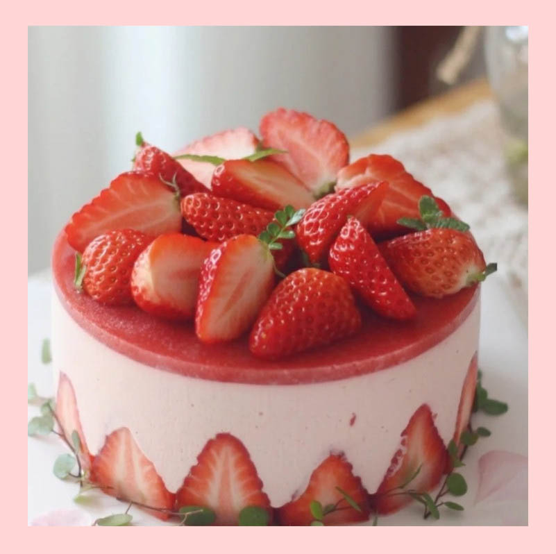Mousse lạnh dâu - Bánh kem sinh nhật kiểu âu
