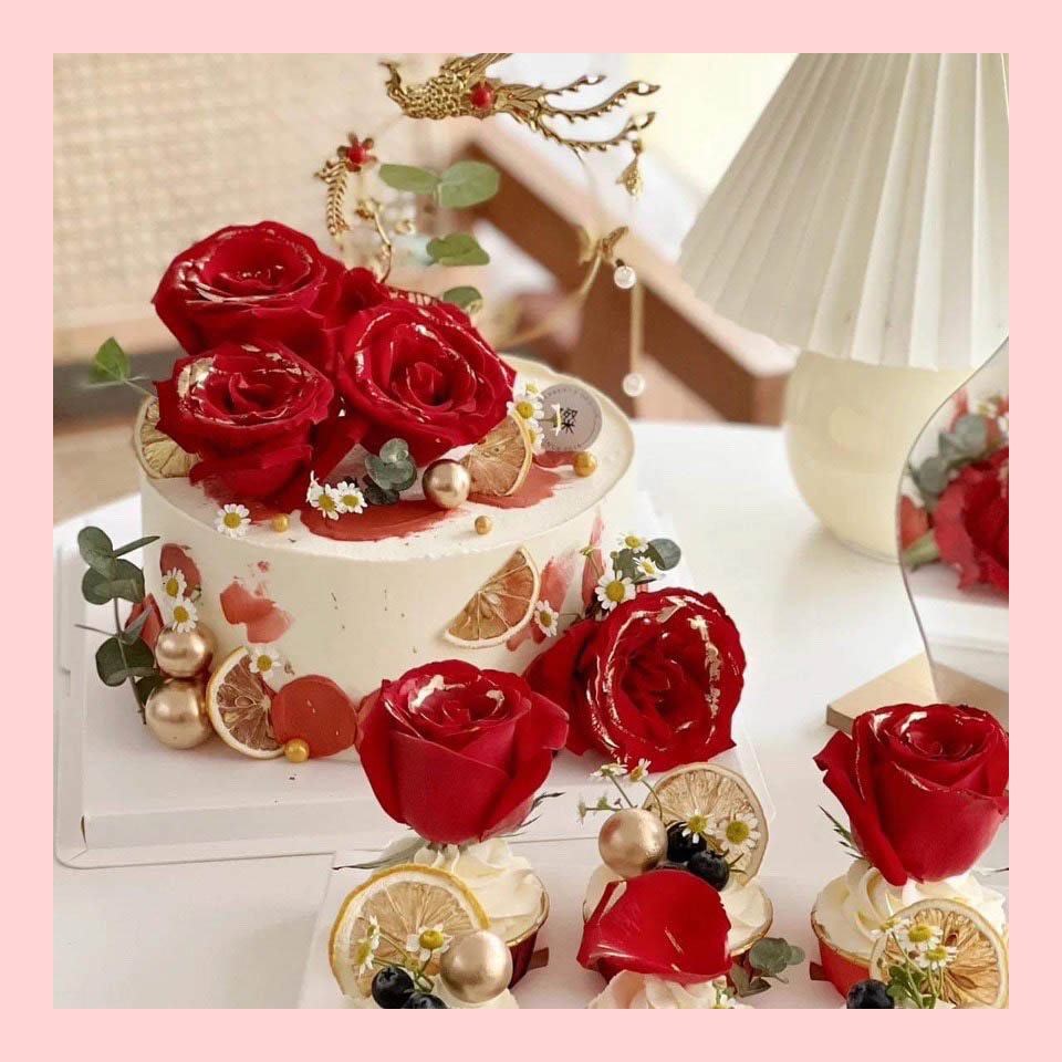 Bánh kem cưới tone đỏ phong cách Trung Hoa