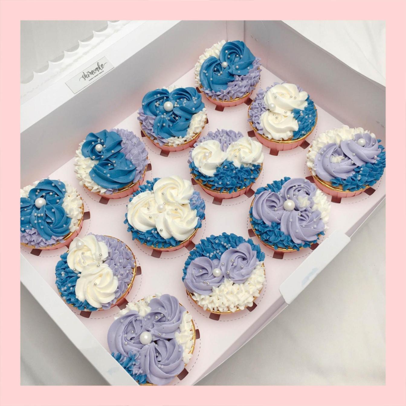 Set cupcake hoa kem bơ - Bánh sinh nhật dạng cupcake ổ