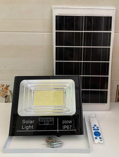 Bộ đèn pha năng lượng mặt trời công suất thiết kế 200W, hiệu VI-HOME (kích cỡ đèn: 268*335*78mm, chất liệu: nhôm + kính, sử dụng ngoài trời) | FV; 24T
