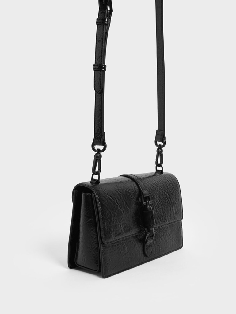 Single Chain Handle Shoulder Bag