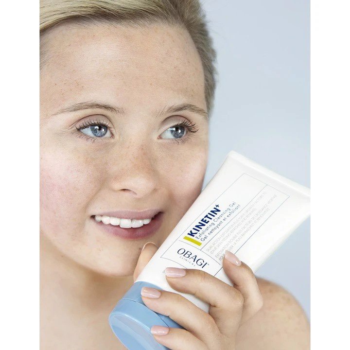 Sữa rửa mặt chứa Enzyme dành cho mọi loại da Obagi Clinical Kinetin+ Exfoliating Cleansing Gel