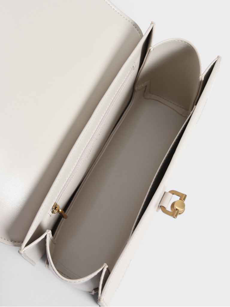 Single Chain Handle Shoulder Bag