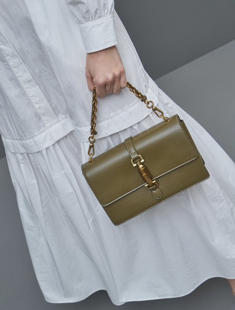 Single Chain Handle Shoulder Bag