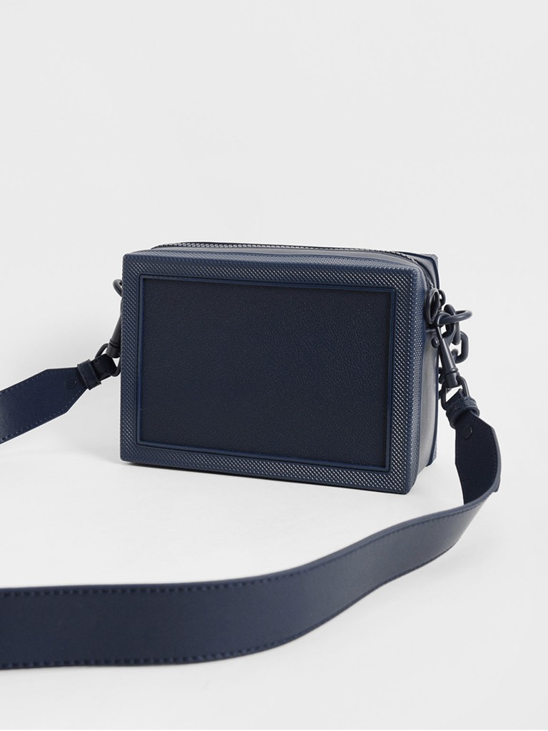 Chain Link Crossbody Bag