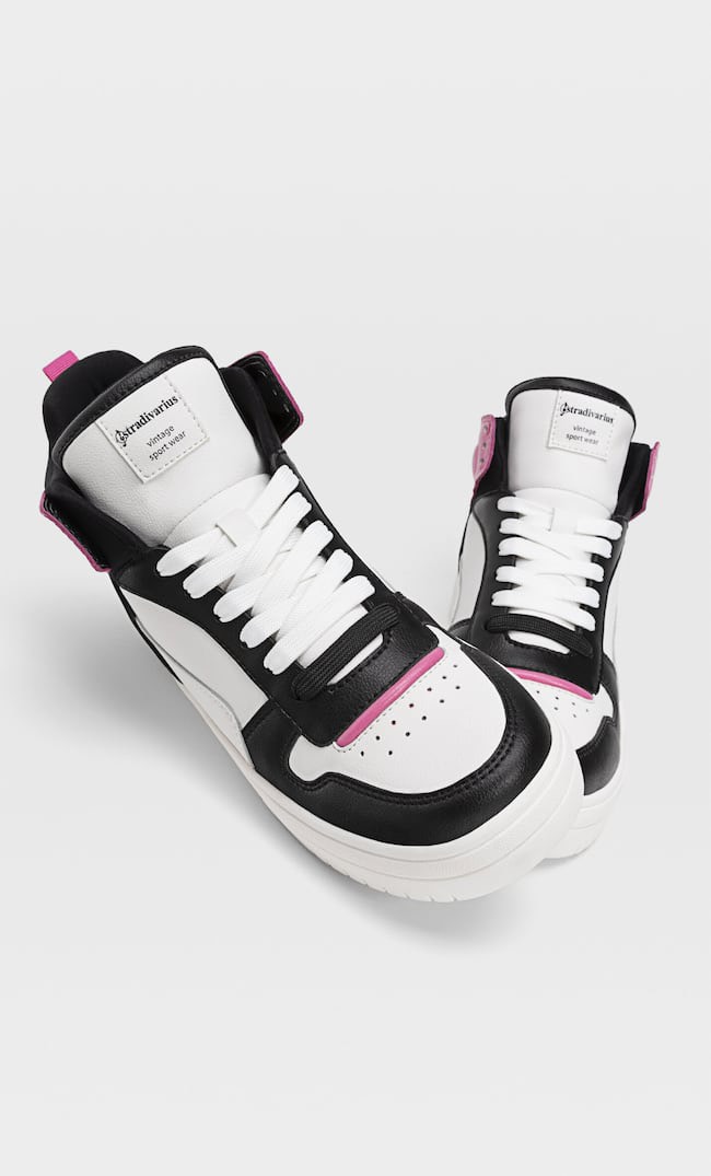 High-top trainers with decorative pieces