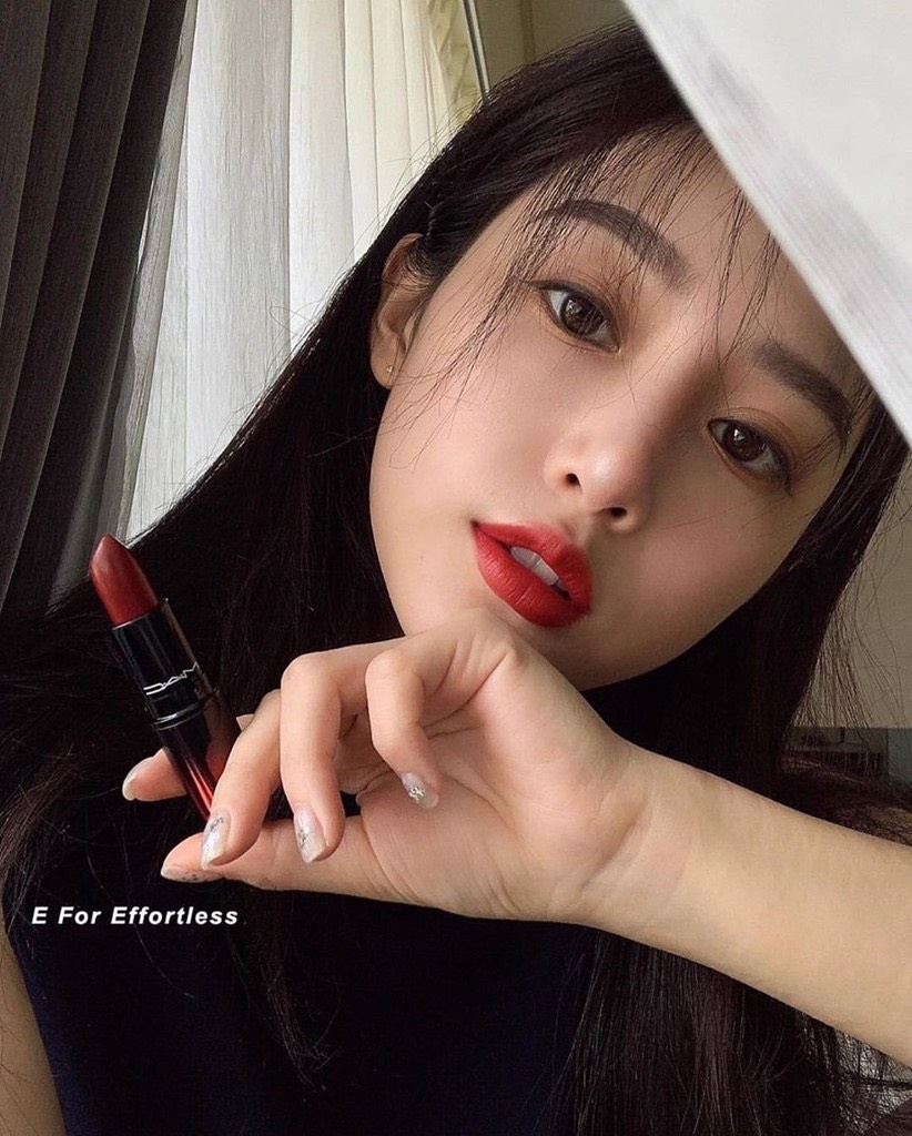Son MAC Love Me Lipstick Rouge 423 E For Effortless (Đỏ thuần)