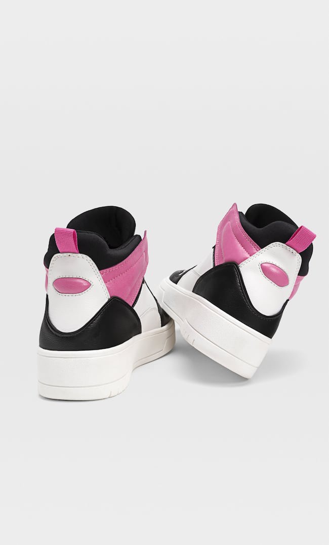 High-top trainers with decorative pieces