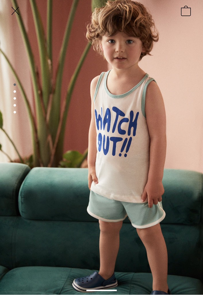 STRAPPY T-SHIRT AND BERMUDA SHORTS SET