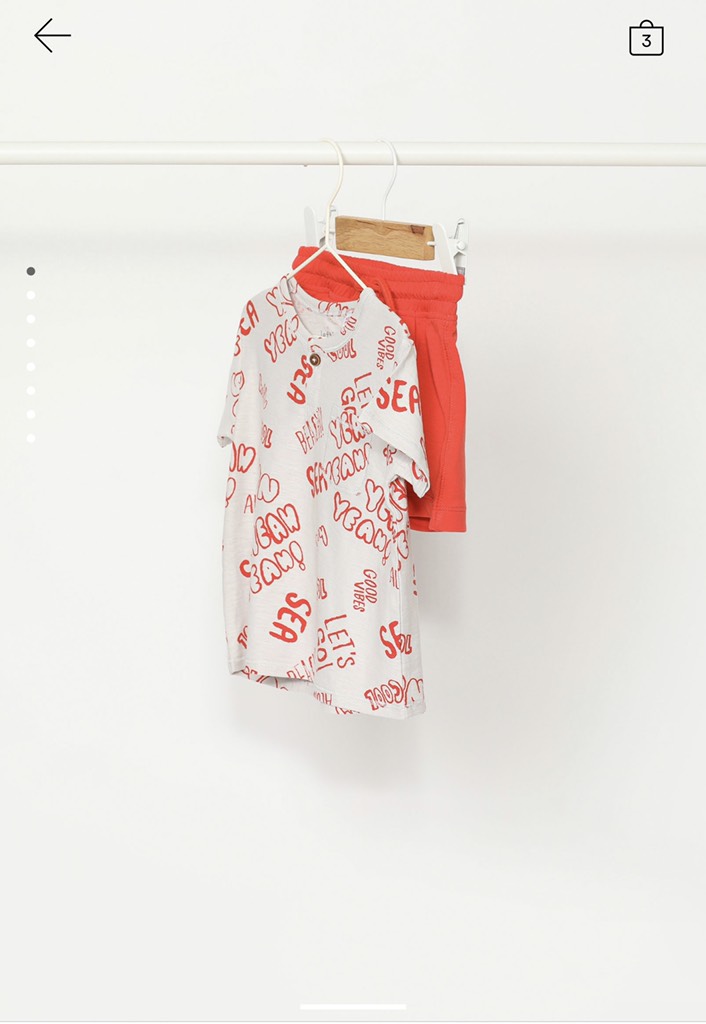 2-PIECE T-SHIRT AND BERMUDA SHORTS SET