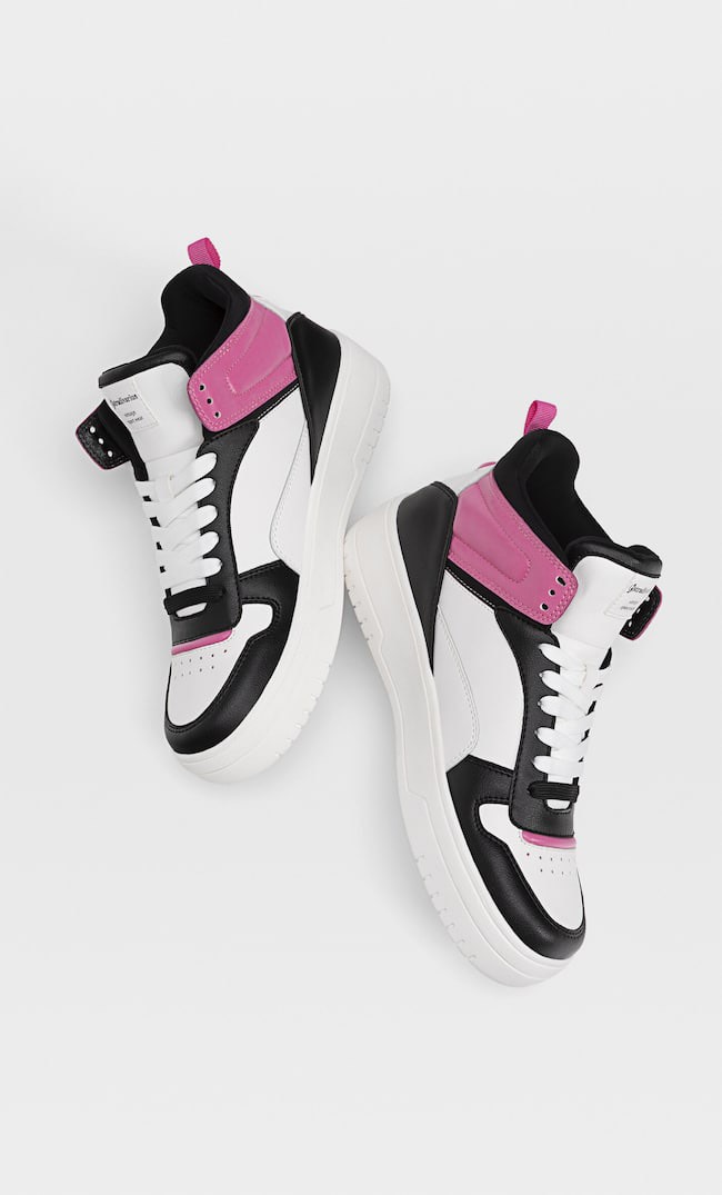 High-top trainers with decorative pieces