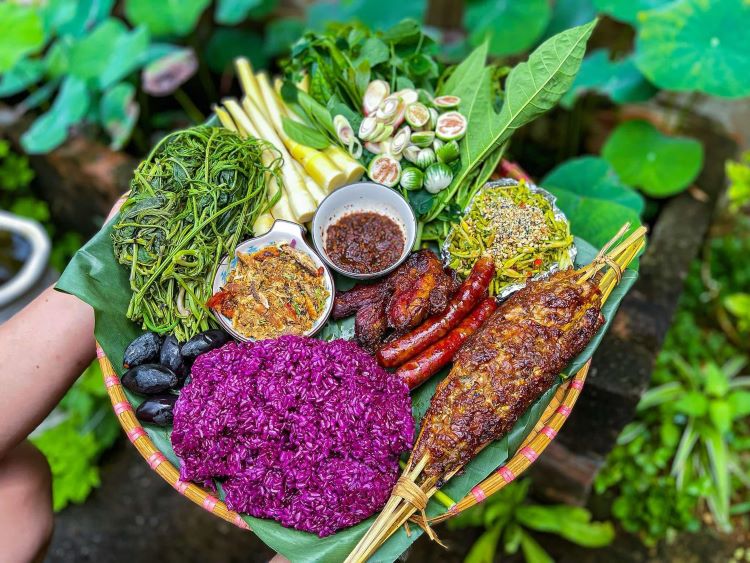 Một miếng Tây Bắc