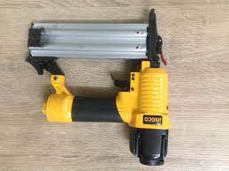 Máy bắn đinh khí nén INGCO ABN15501